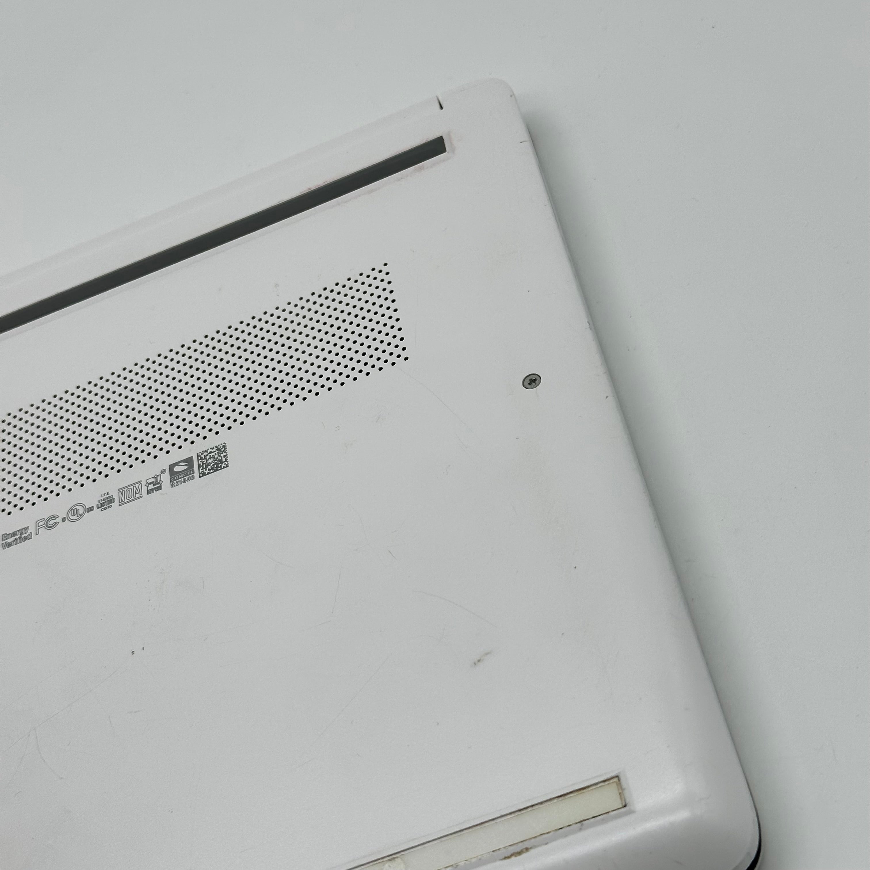 Broken HP 14-dq0052dx 14-inch Intel Celeron N4120 4GB 64GB White