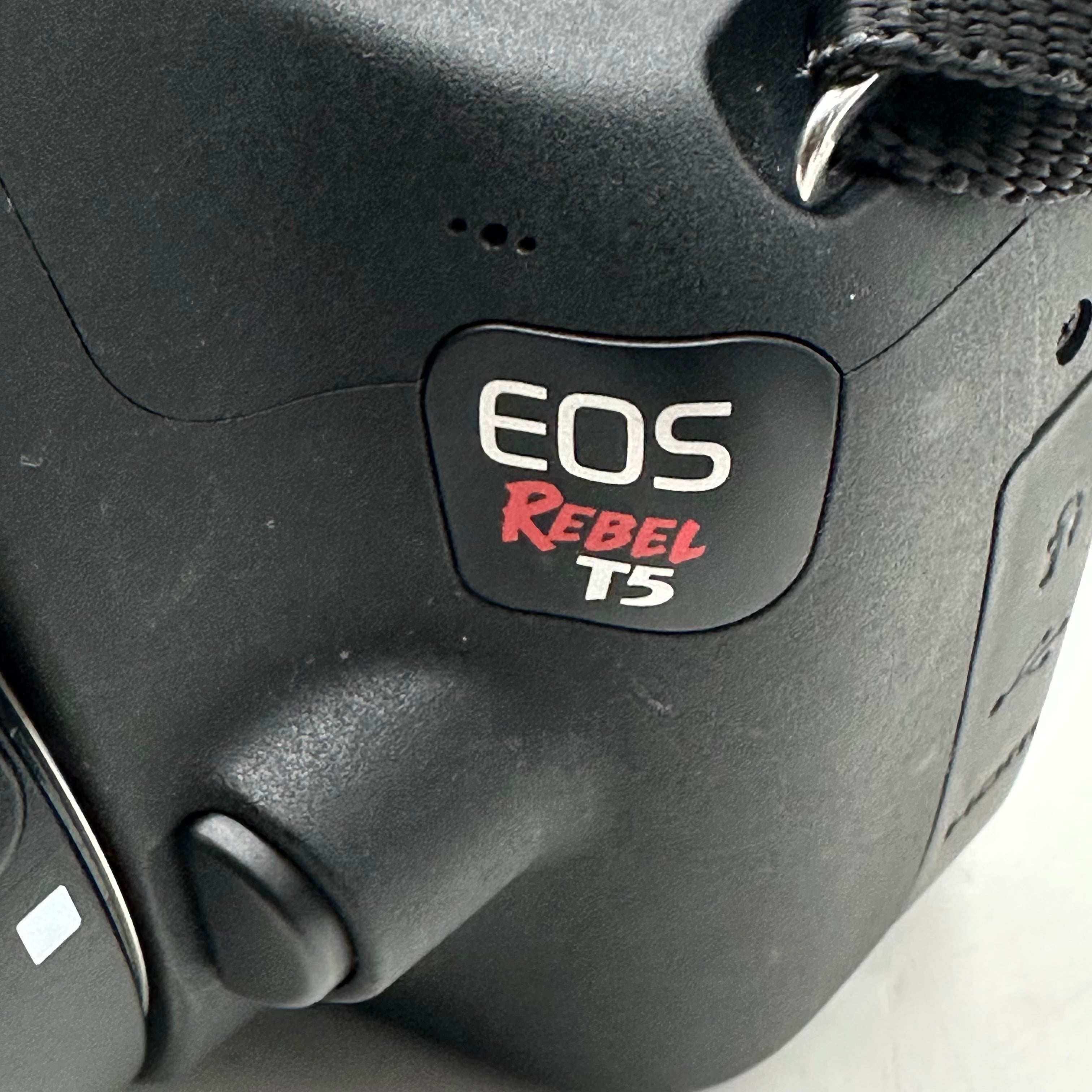Canon EOS Rebel T5 Digital Camera w/ 18-55mm and 75-300mm Lenses