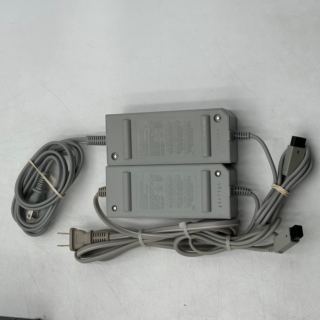 Nintendo Wii RVL-101/Wii RVL-001 4 System Console Black/White Video Game System