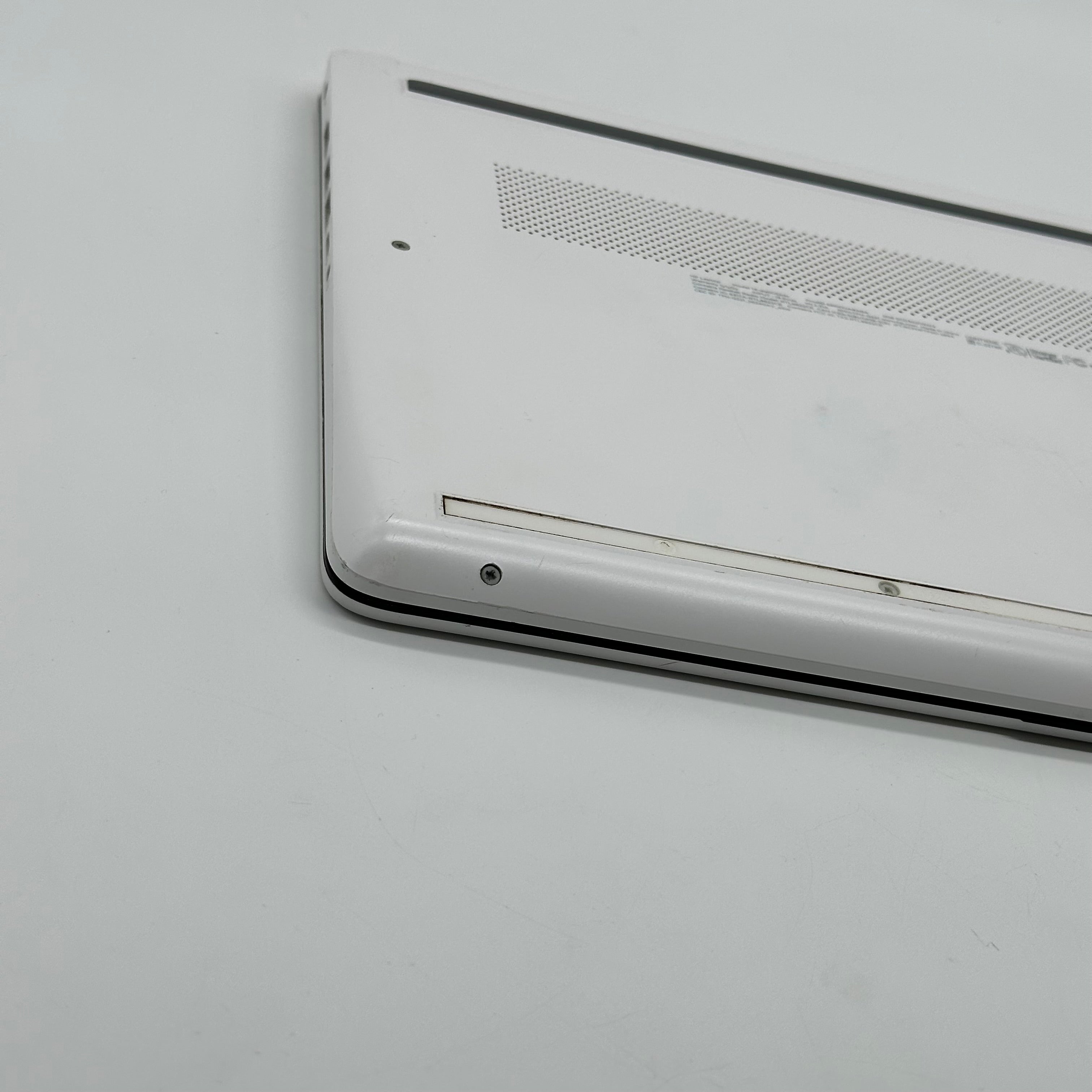 Broken HP 14-dq0052dx 14-inch Intel Celeron N4120 4GB 64GB White