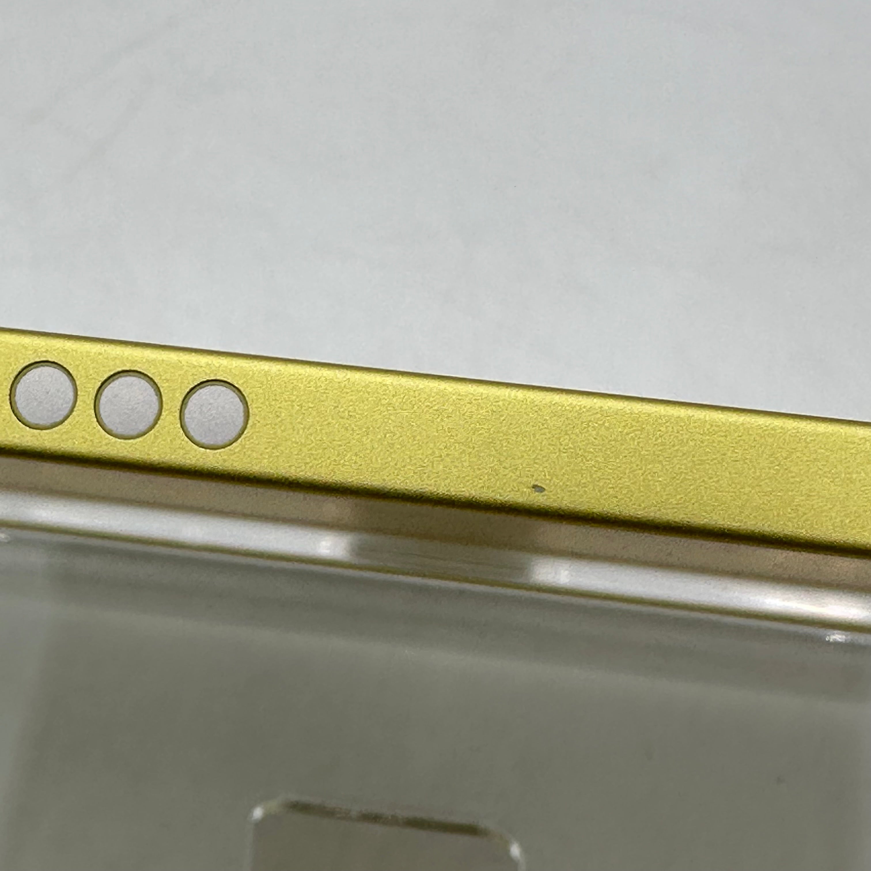 Apple iPad 11th Gen A3354 128GB Wi-Fi Yellow