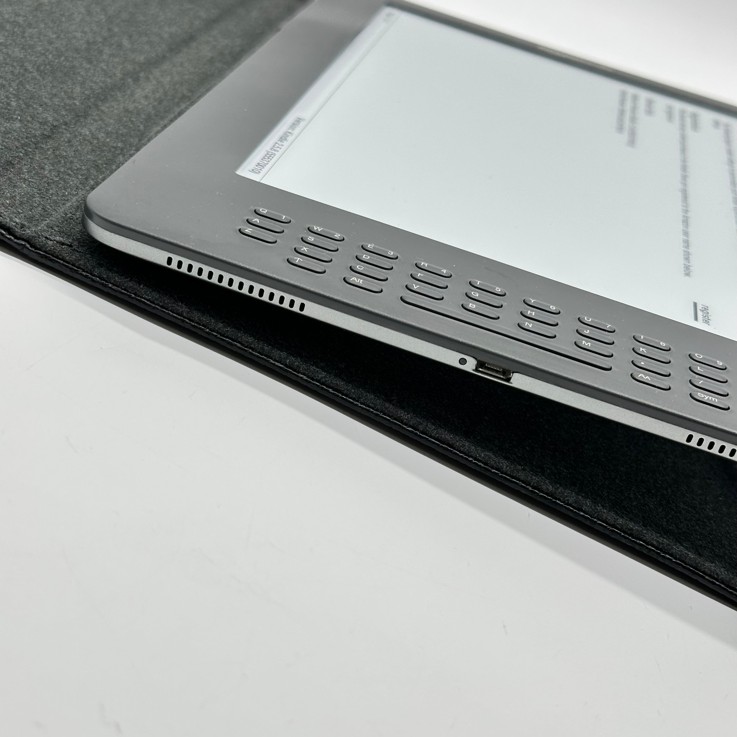 Amazon Kindle Fire Model D00801 7 Inch 32GB Gray Wi-Fi